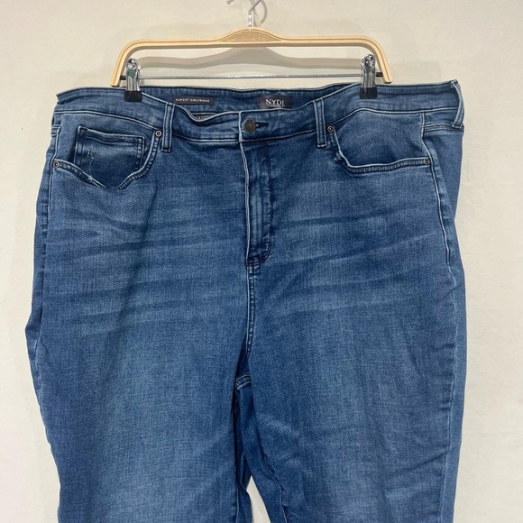 NYDJ Plus Size Margot Girlfriend Jeans Lift Tuck Technology Color: Stunning S 20 - Picture 6 of 9